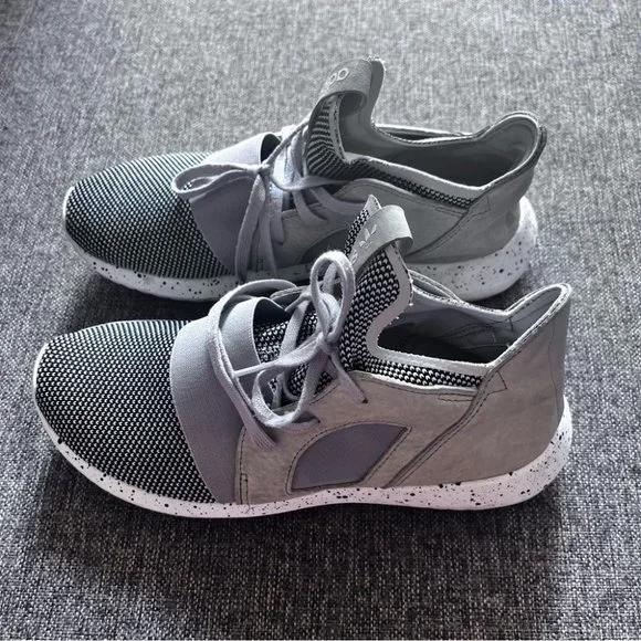 Adidas Women’s Tubular Defiant Athletic Shoe Size 6.5 - Picture 3 of 7